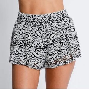 NWT Medium Rachael & Chloe Shorts